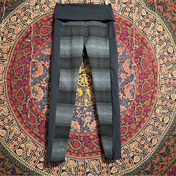 OFFLINE by Aerie the Hugger Striped Leggings - Picture 7 of 7